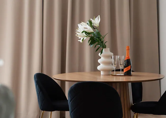Flatbook - City Center Apartments Granaria